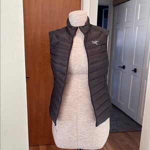 Arc'teryx Women's Cerium Black Puffer Vest Size Large